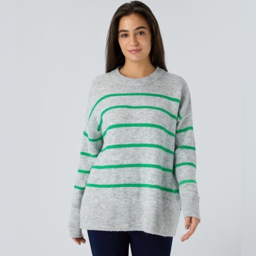 EUC Aerie unREAL Sweater - Oversized - Size Large